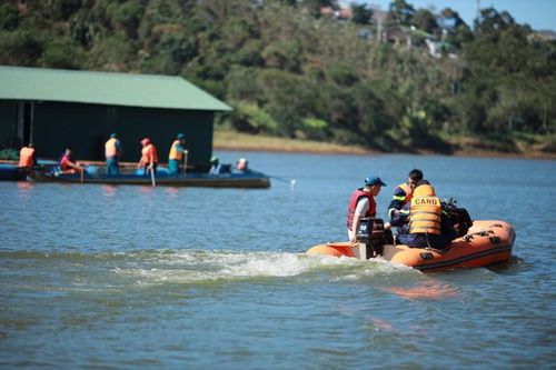 Lâm Đồng: Lật xuồng khiến cháu bé 13 tuổi tử vong