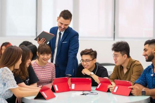 Đón đầu nhu cầu tuyển dụng trong nền kinh tế số từ trường Đại học Top 4 Anh Quốc