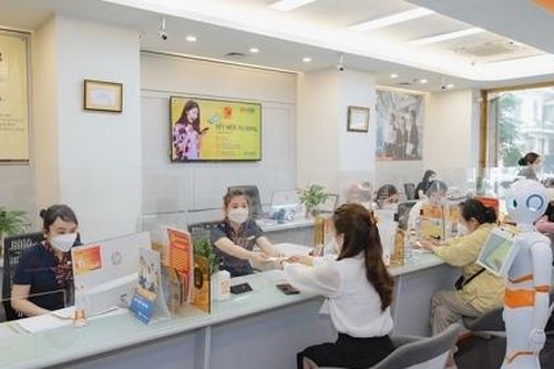 Ngân hàng phải báo cho khách nếu thẻ không giao dịch, nợ quá hạn kéo dài