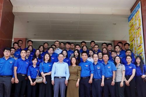 Bí thư Đảng ủy Cục THADS TP. Hồ Chí Minh Nguyễn Văn Hòa gặp mặt đoàn viên thanh niên, công chức trẻ