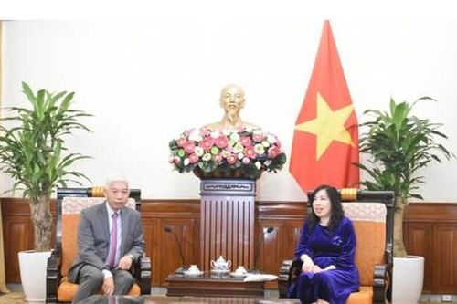 Thứ trưởng Lê Thị Thu Hằng tiếp đoàn doanh nhân Việt Nam tại Canada