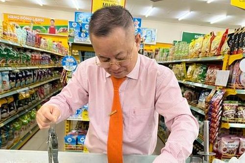 Doanh nghiệp Việt xuất khẩu tôm hàng đầu nhưng khó bán trong nước