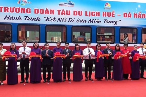 Lễ khai trương tàu du lịch 'Kết nối di sản miền Trung'