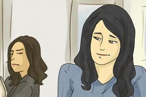 Mệt mỏi với đồng nghiệp xấu tính, soi mói từng cọng rác nơi công sở