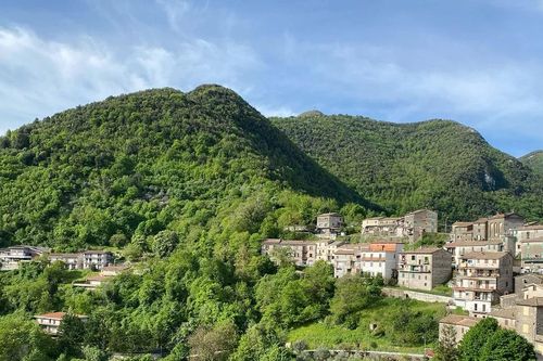 Rao bán nhà với giá chỉ 1 euro, thị trấn Italy vẫn không có giao dịch