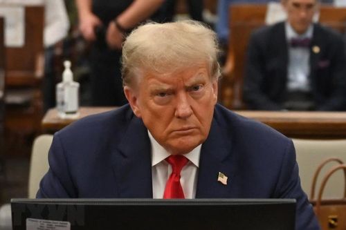 Mỹ: Ông Donald Trump lần đầu lọt top 500 người giàu nhất thế giới