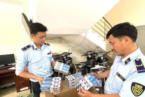 Tạm giữ hàng chục nghìn gói mỹ phẩm có dấu hiệu giả mạo nhãn hiệu