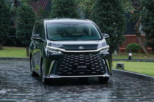 Lexus LM 500h chốt giá từ hơn 7 tỷ đồng tại Việt Nam, tiện nghi xứng danh 'chuyên cơ mặt đất'