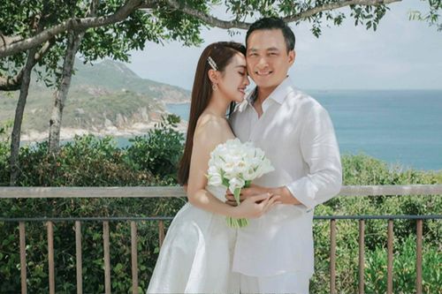 Nữ đại gia yêu say đắm sao nam Vbiz hơn 16 tuổi, quen 5 năm vẫn chưa cưới giờ ra sao?