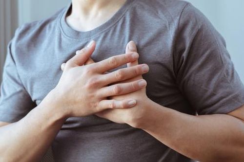 Nhịp tim chậm: Triệu chứng và khi nào là trường hợp khẩn cấp?