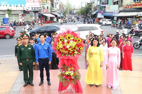 Tri ân sự hy sinh của các anh hùng, liệt sĩ