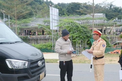 Tăng cường kiểm tra hoạt động vận tải hành khách tuyến cố định và xe hợp đồng tại tỉnh