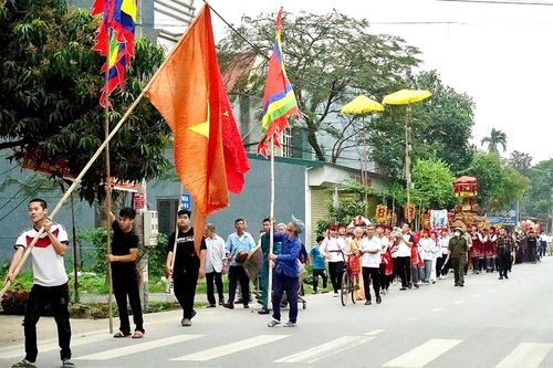 Khai hội đền Trò xã Hùng Việt