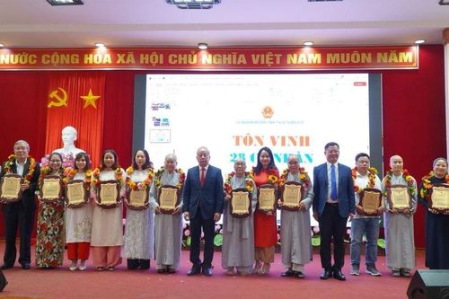Thừa Thiên Huế: Ủy ban Nhân dân tỉnh vinh danh tập thể, cá nhân tiêu biểu làm công tác xã hội