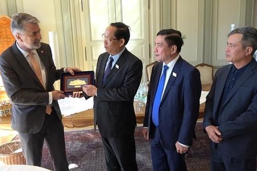 Phó Chủ tịch Quốc hội, Thượng tướng Trần Quang Phương gặp Phó Chủ tịch thứ nhất Quốc hội bang Bern, Thụy Sĩ