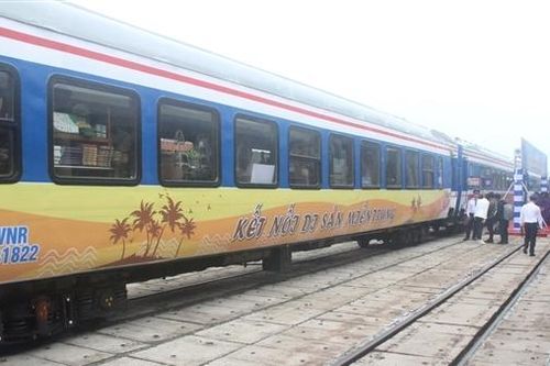 Đoàn tàu 'Kết nối di sản miền Trung' chính thức hoạt động phục vụ du khách