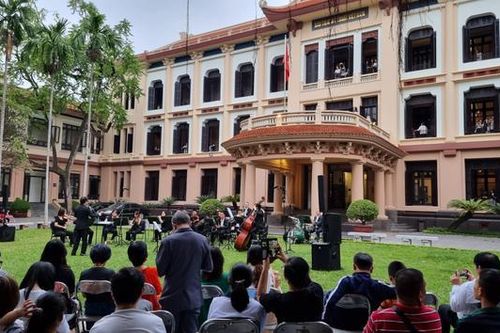 Hòa nhạc ngoài trời 'Giai điệu mùa xuân' mở cửa miễn phí
