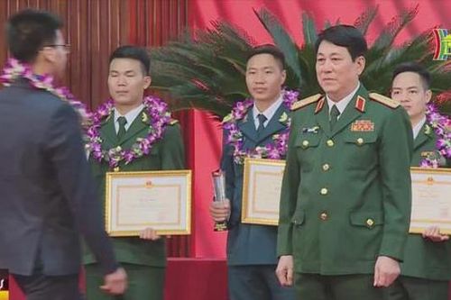 Bộ Quốc phòng tuyên dương gương mặt trẻ tiêu biểu toàn quân