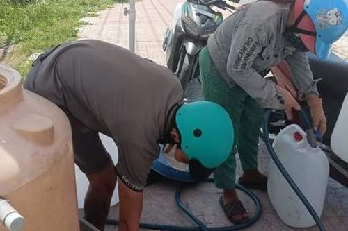 Long An: Chờ hứng nước sạch như canh… ăn trộm!