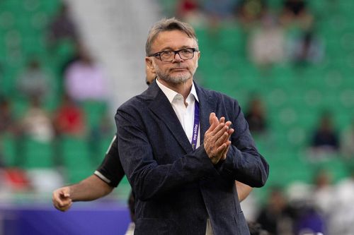 VFF chấm dứt hợp đồng với HLV Troussier