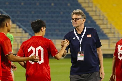 Ai thay ông Troussier dẫn U23 Việt Nam đá giải châu Á?