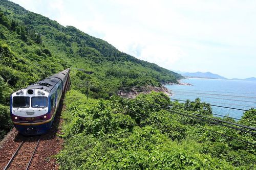 Mở bán vé tàu dịp lễ 30/4 - 1/5
