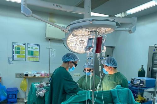 Thành công cắt khối u gan 10cm cho bệnh nhân nhiễm HIV