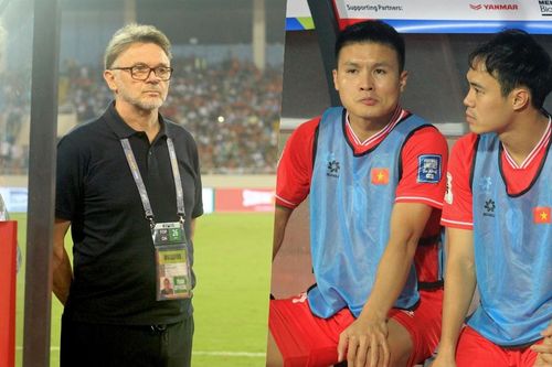 Tin nóng bóng đá Việt 27/3: HLV Troussier được hỗ trợ 3 tháng lương, Văn Toàn tiết lộ cảm xúc Quang Hải