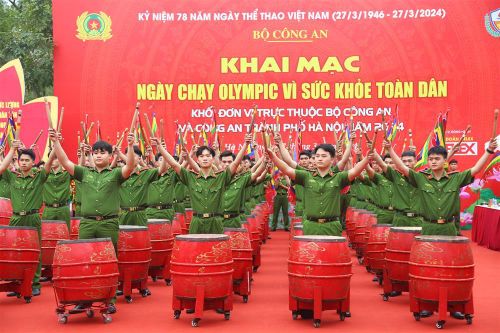 Gần 2.500 cán bộ, chiến sĩ công an tham gia Ngày chạy Olympic 2024
