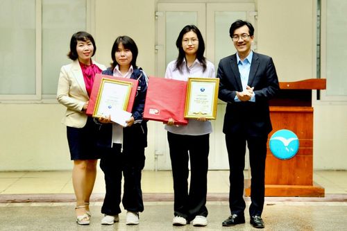 Học sinh tái hiện nhà văn của Nam Cao trên sân khấu