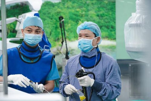 Bệnh nhân người Pháp thoát viêm tụy cấp nhờ can thiệp nội soi mật tụy ngược dòng