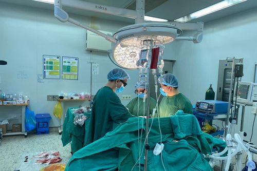 Cắt bỏ khối u gan 10 cm cho bệnh nhân HIV mắc viêm gan B, C