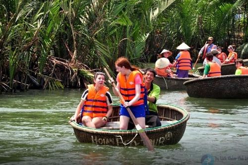 Quảng Nam mở tour du lịch mới cho khách châu Âu ở rừng dừa Bảy Mẫu