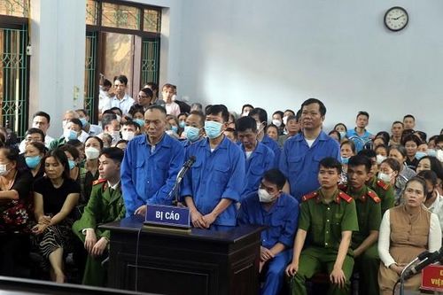 Hưng Yên: Bán đất công trái phép, 9 bị cáo nguyên cán bộ, công chức xã lĩnh án