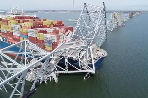 Không còn hy vọng tìm được người sống sót trong vụ sập cầu ở Baltimore