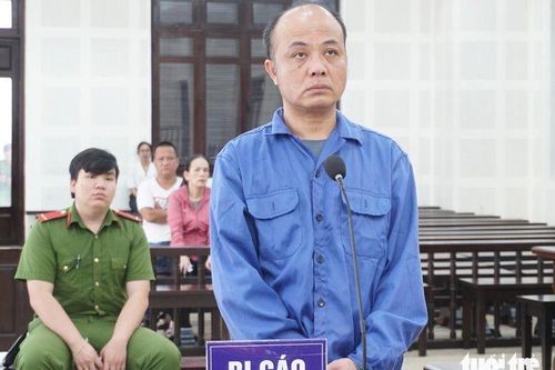 Cựu cán bộ địa chính ra tòa vì lợi dụng chức vụ, quyền hạn: 'Bị cáo vừa làm vừa học, không đọc kỹ Luật Đất đai'