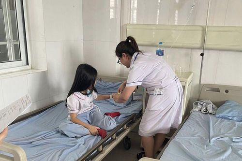 33 học sinh ở Quảng Ninh nhập viện sau bữa ăn trưa