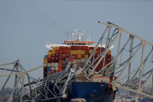 Mỹ: Thủy thủ đoàn nói tàu container bị 'mất kiểm soát' trước khi đâm sập cầu