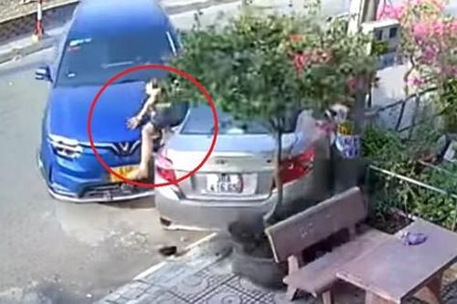 Điều khiển ô tô đâm 'đối thủ' chơi bida