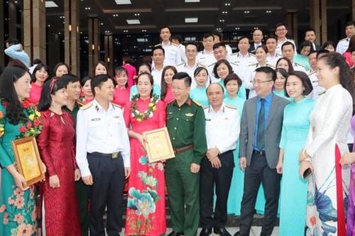 Tuyên dương 10 gương mặt trẻ tiêu biểu lực lượng Hải quân