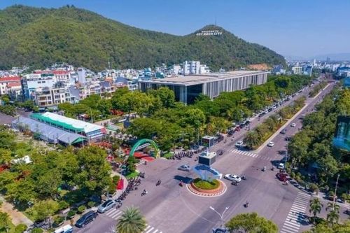 Tin bất động sản ngày 27/3: Bất ngờ với giá khởi điểm khu đất thuê làm bãi đậu xe tại Quy Nhơn