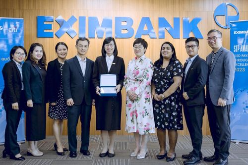 Eximbank nhận giải 'Chất lượng thanh toán quốc tế xuất sắc'