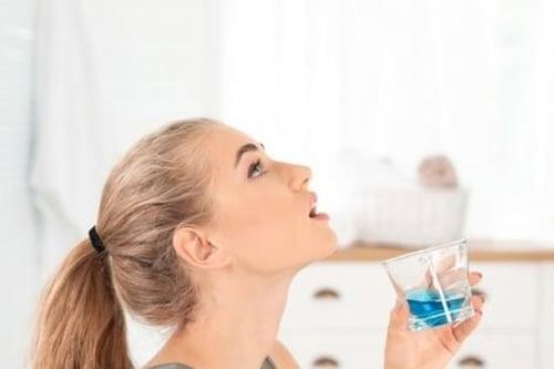 Sai lầm khi sử dụng nước súc miệng