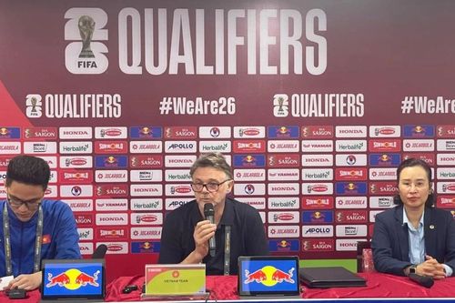 Huấn luyện viên Troussier phá kỷ lục thất bại của chính mình tại Đội tuyển Việt Nam; Chelsea đấu MU bán gói vé VIP đắt nhất lịch sử Ngoại hạng Anh