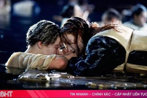 Tấm gỗ trong Titanic được bán đấu giá hơn 700.000 USD