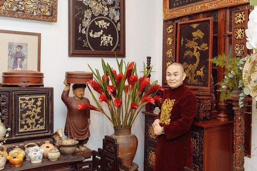 Bên trong ngôi nhà giữa phố cổ Hà Nội của 'đại gia ngầm' nức tiếng làng giải trí Việt