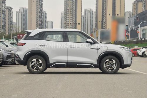 'Kẻ hủy diệt' Toyota Corolla Cross trình làng, giá 315 triệu đồng