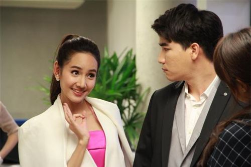 Chồng tổ chức tiệc đầy tháng cho con riêng hoành tráng, tôi chỉ tặng món quà nhỏ mà anh ta kinh hồn bạt vía