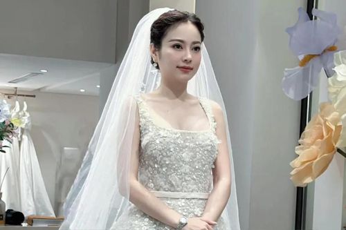 Cuộc sống của hotmom Hằng Túi ra sao trước khi lên xe hoa lần 3?