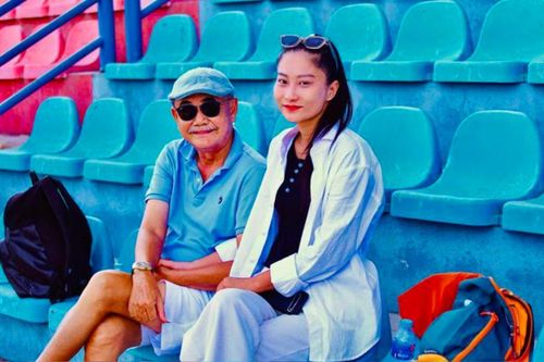 NSND Việt Anh xóa ảnh tình trẻ sau nghi vấn yêu đương